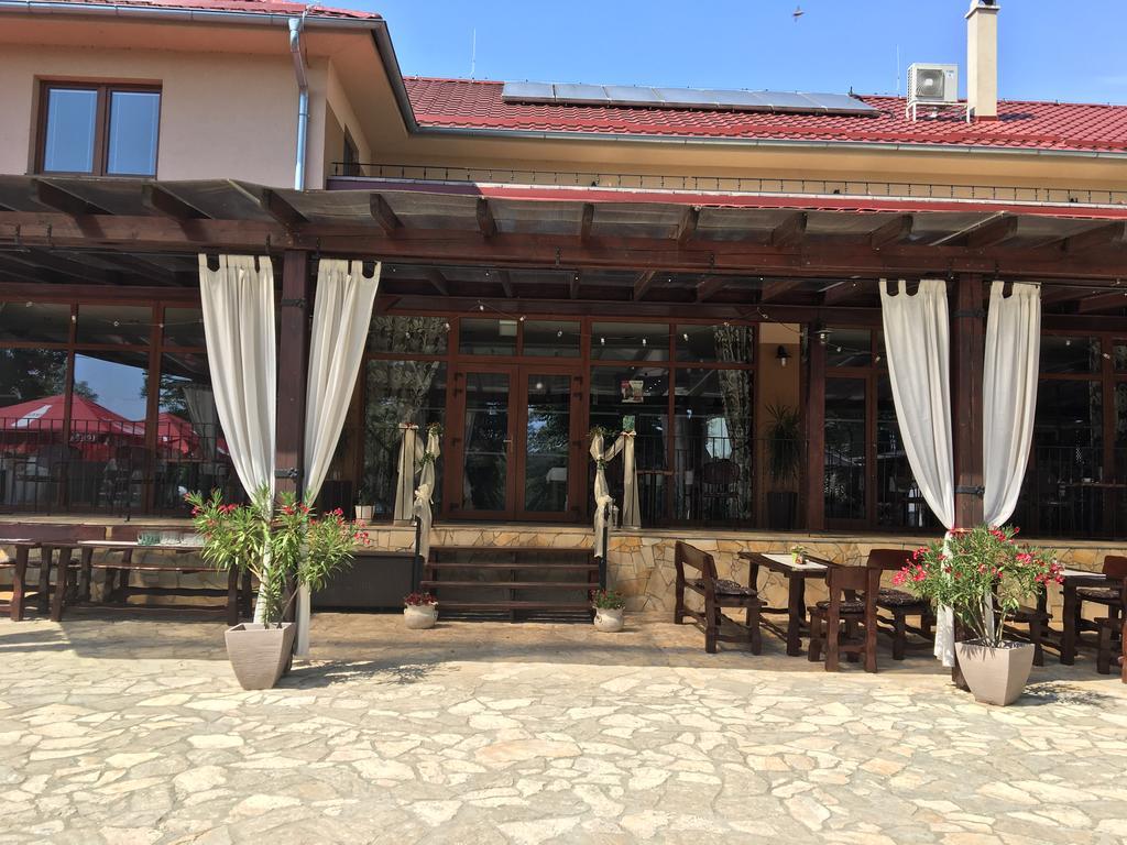 Mlyn Penzion & Wellness Radvaň nad Dunajom 外观 照片